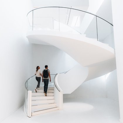Bezoekers in Drents Museum in Assen