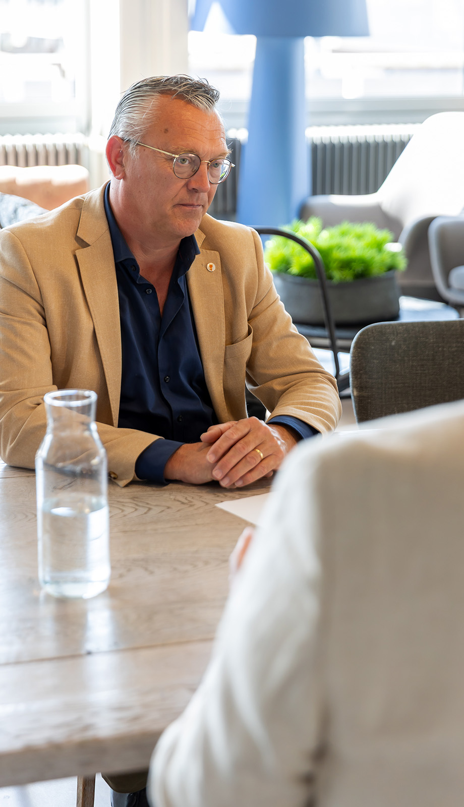 Interview Eric Bakermans, op de rug Peter-Willem Burgmans