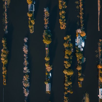 Luchtfoto van eilanden in Scheendijk