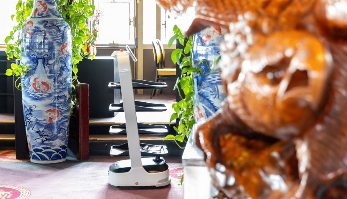 Interview Kaji But, robot in restaurant